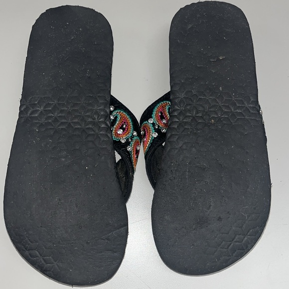 Montana West ladies flip flops with embellishments and embroidery size 8 black - Picture 9 of 14